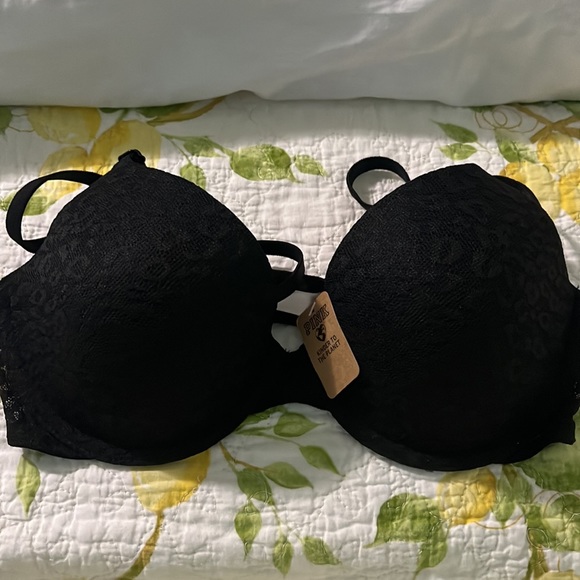 Pink by VS bundle bras 34C - Picture 4 of 4